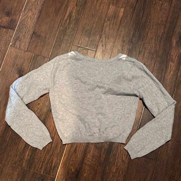 Brandy Melville Gray Argyle V-Neck Cropped Sweater - Picture 2 of 5